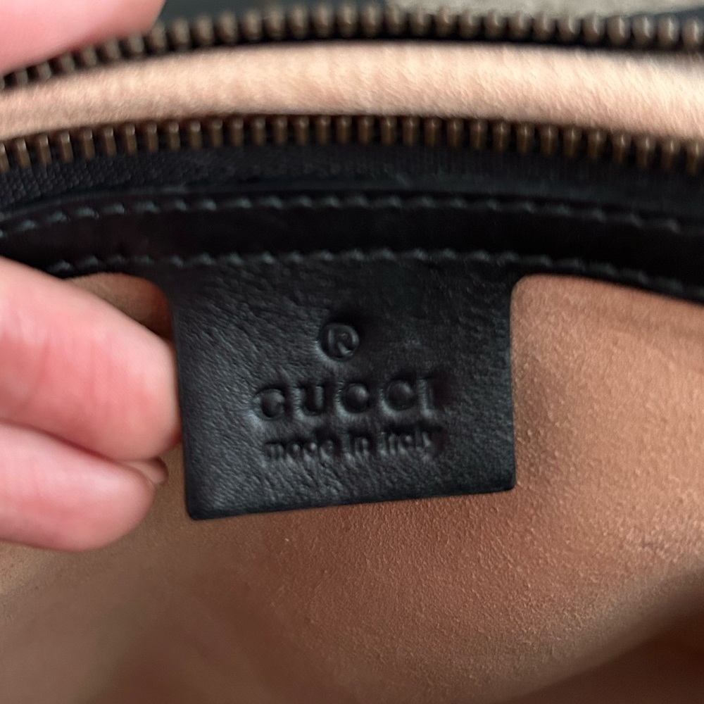 Gucci Marmont Medium Shoulder Bag - Picture 15 of 16